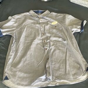 Mens navy/white short sleeve button down. Size XL.